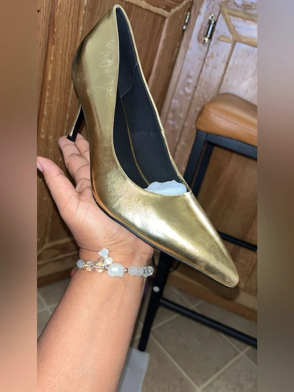 VACCASHE Gold Pointed-Toe Kitten Heel